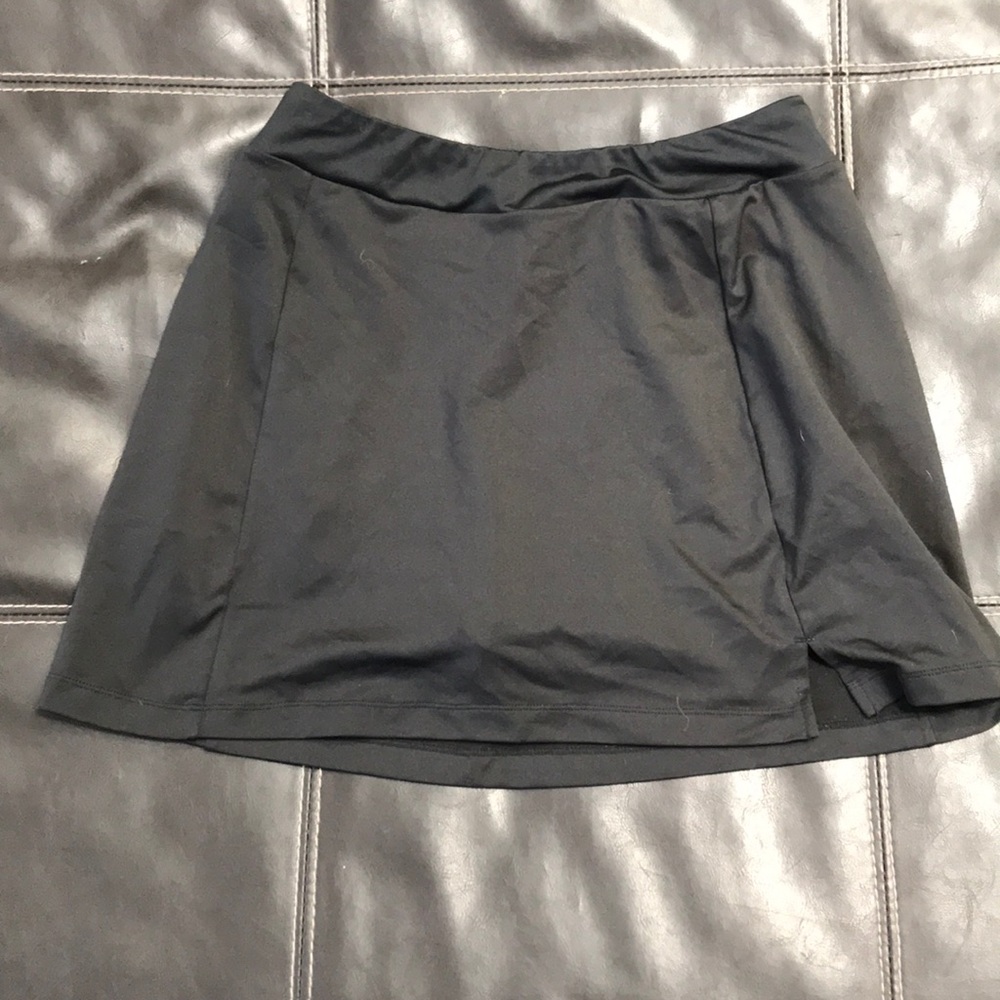 Black skort